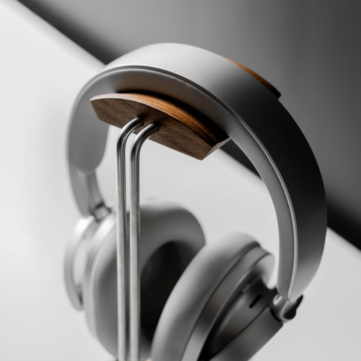 Headphone Stand | Walnut Wood